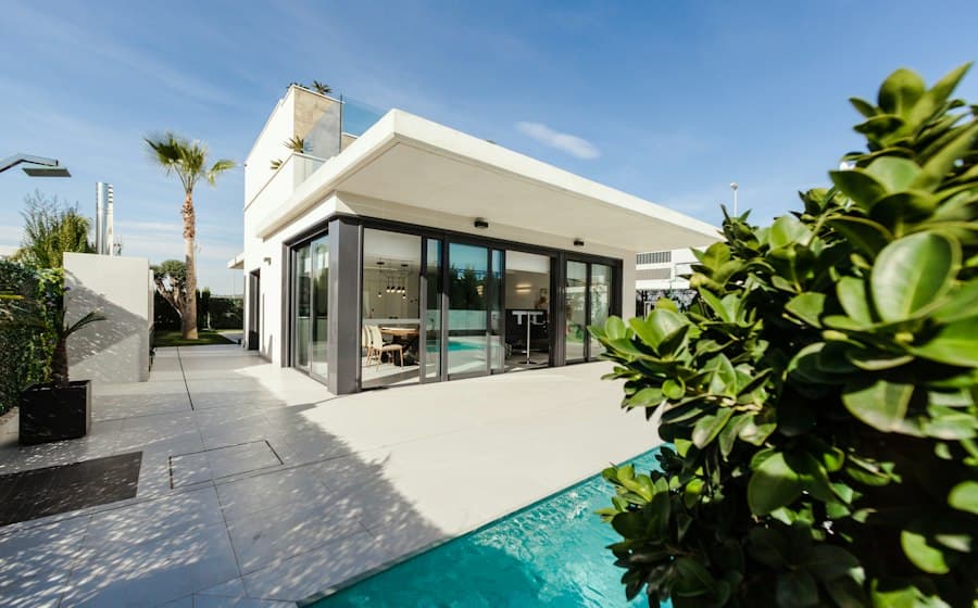 Contemporary 3 bed house with private terrace